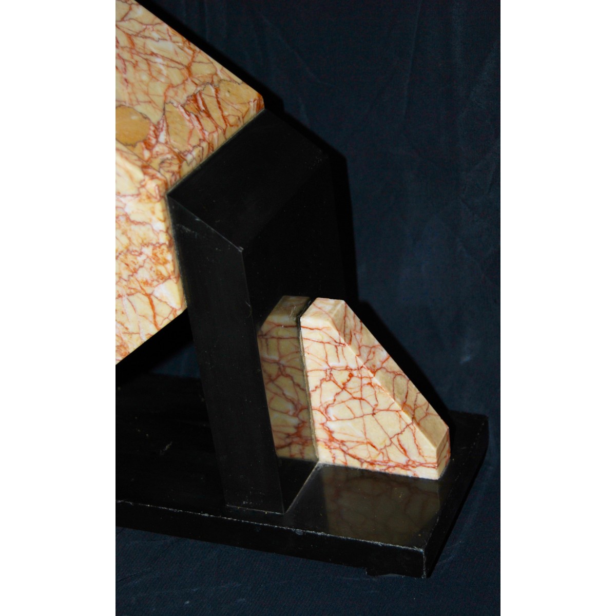 Reloj de mesa art decó.