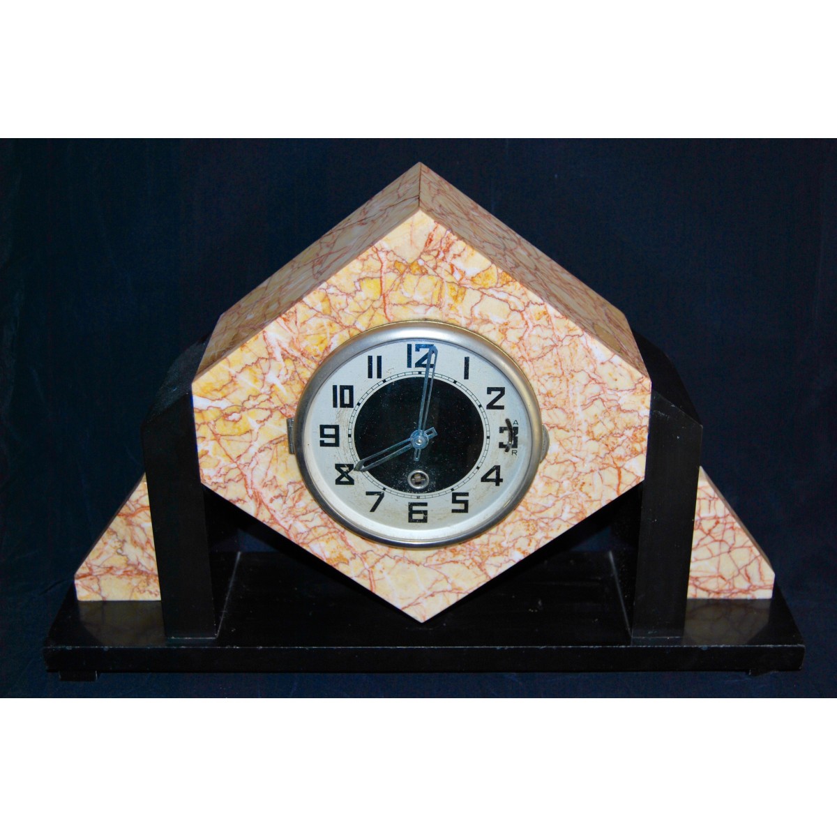 Reloj de mesa art decó.