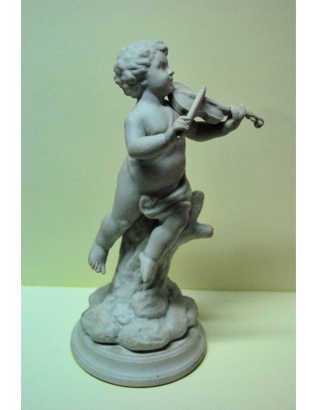 Biscuit, niño tocando el violín.