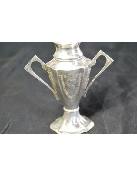 Salero de plata de finales del siglo XIX.