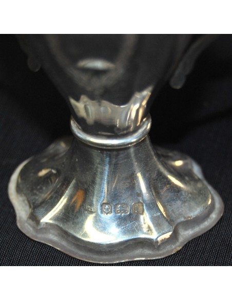 Salero de plata de finales del siglo XIX.