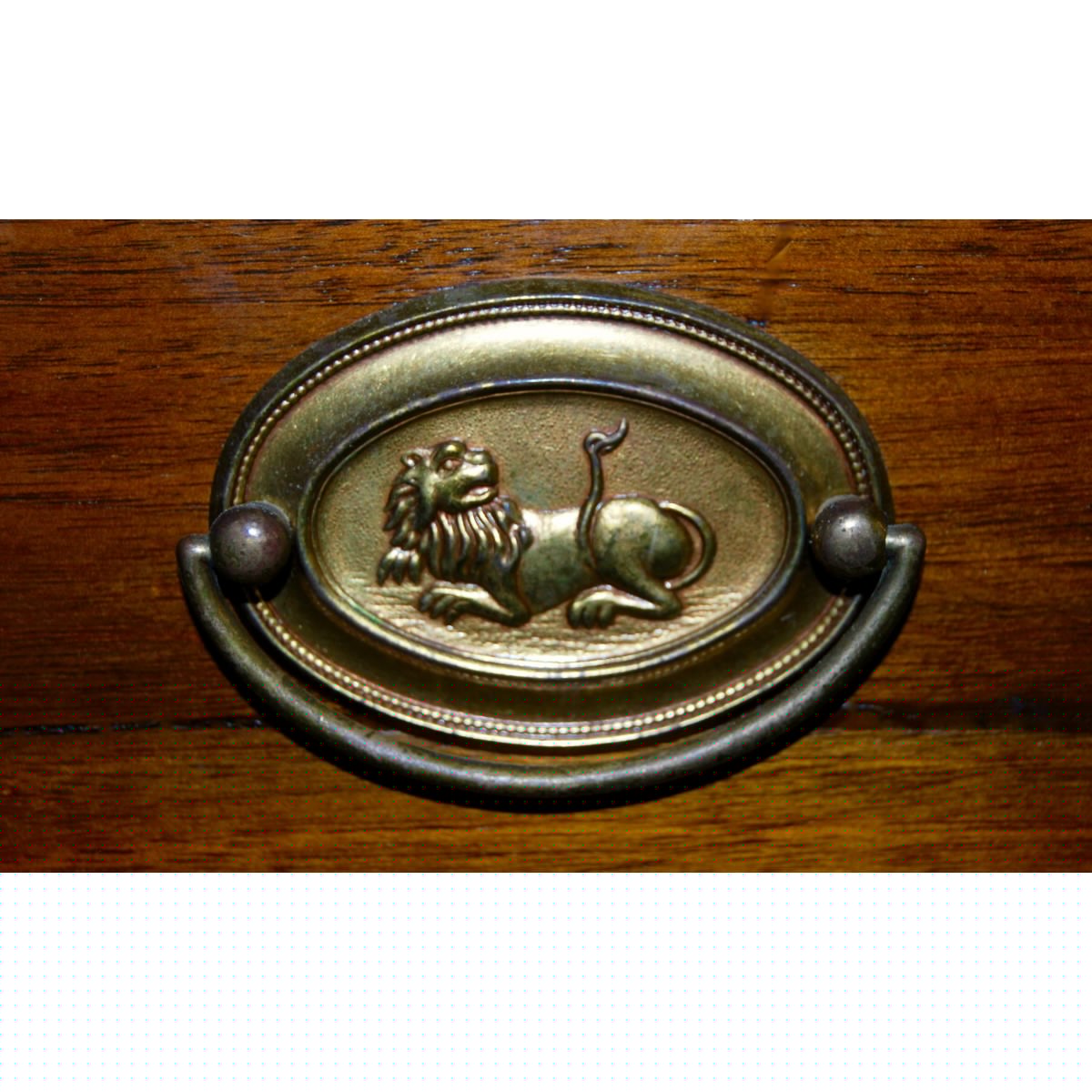 Comó impero italiano in noce, principio del XIX secolo