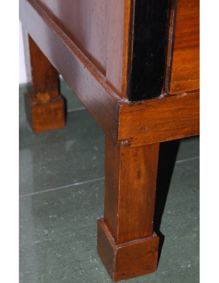 Comó impero italiano in noce, principio del XIX secolo