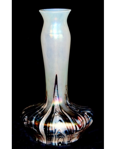 Jarrón de cristal kralik, de principio del siglo XX (1920-1930)