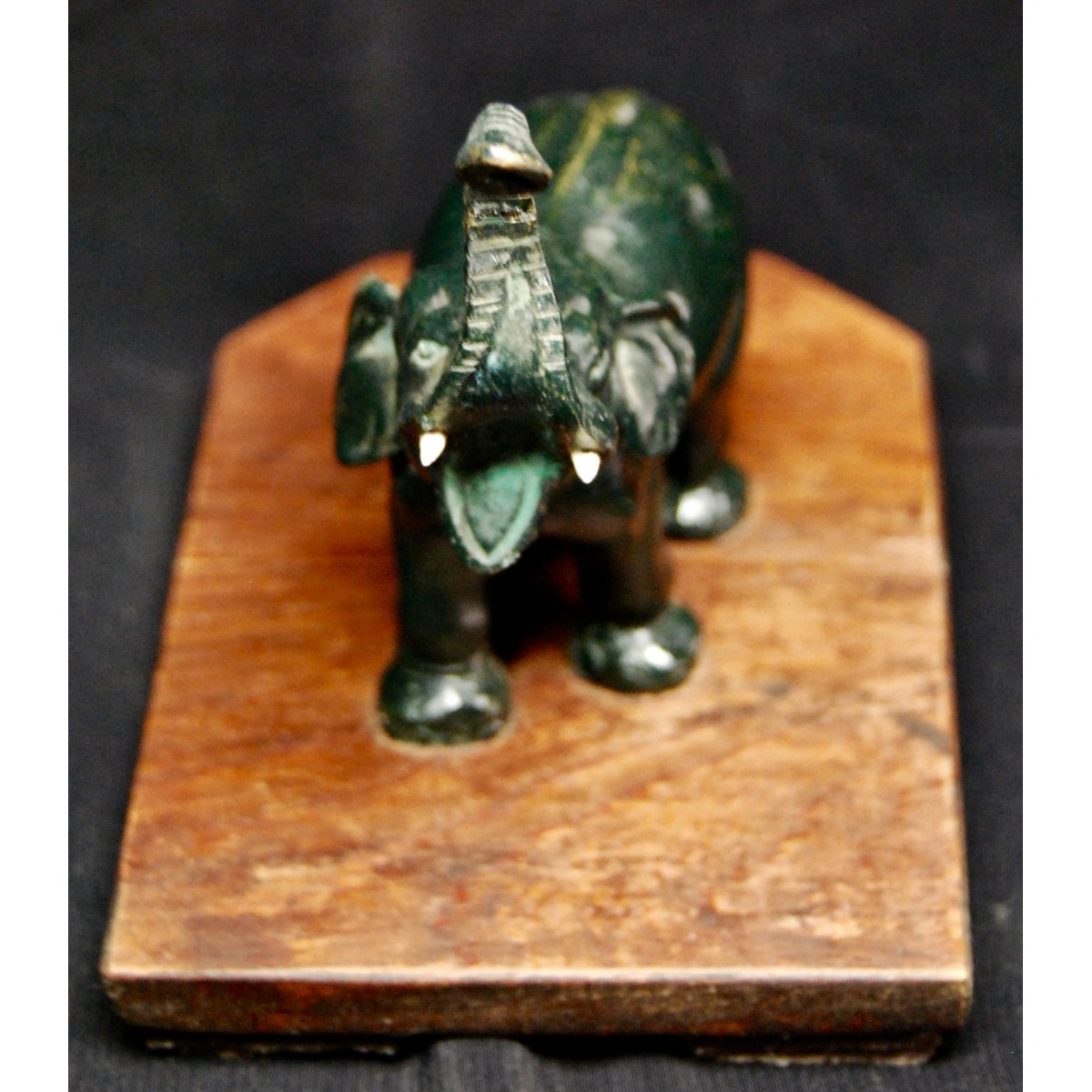 Pareja de elefantes de bronce, principio siglo XX.