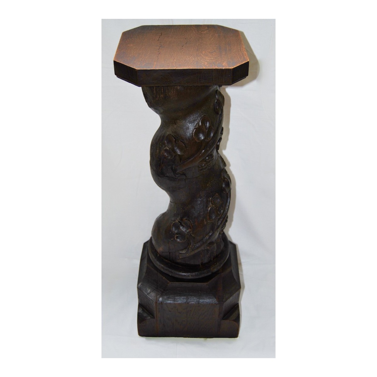 Baroque column in oak wood, 17th.