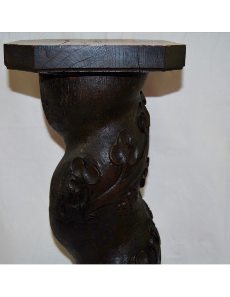 Baroque column in oak wood, 17th.