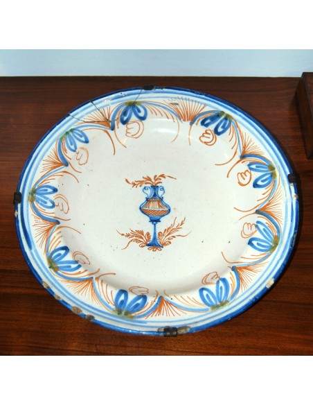 PLato de cerámica de Ribesalbes, Castellón.