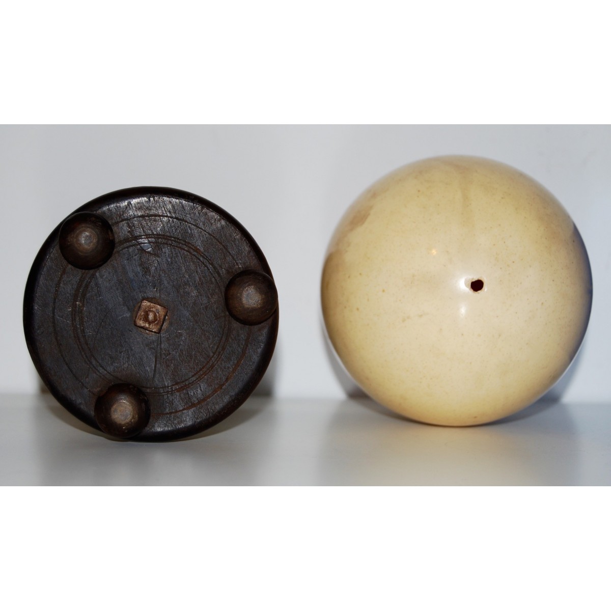 Cáliz con huevo de avestruz, siglo XIX.