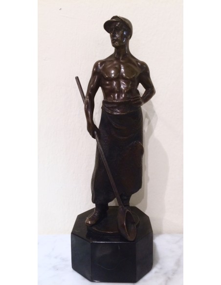 Herrero, escultura de bronce, periodo decó 