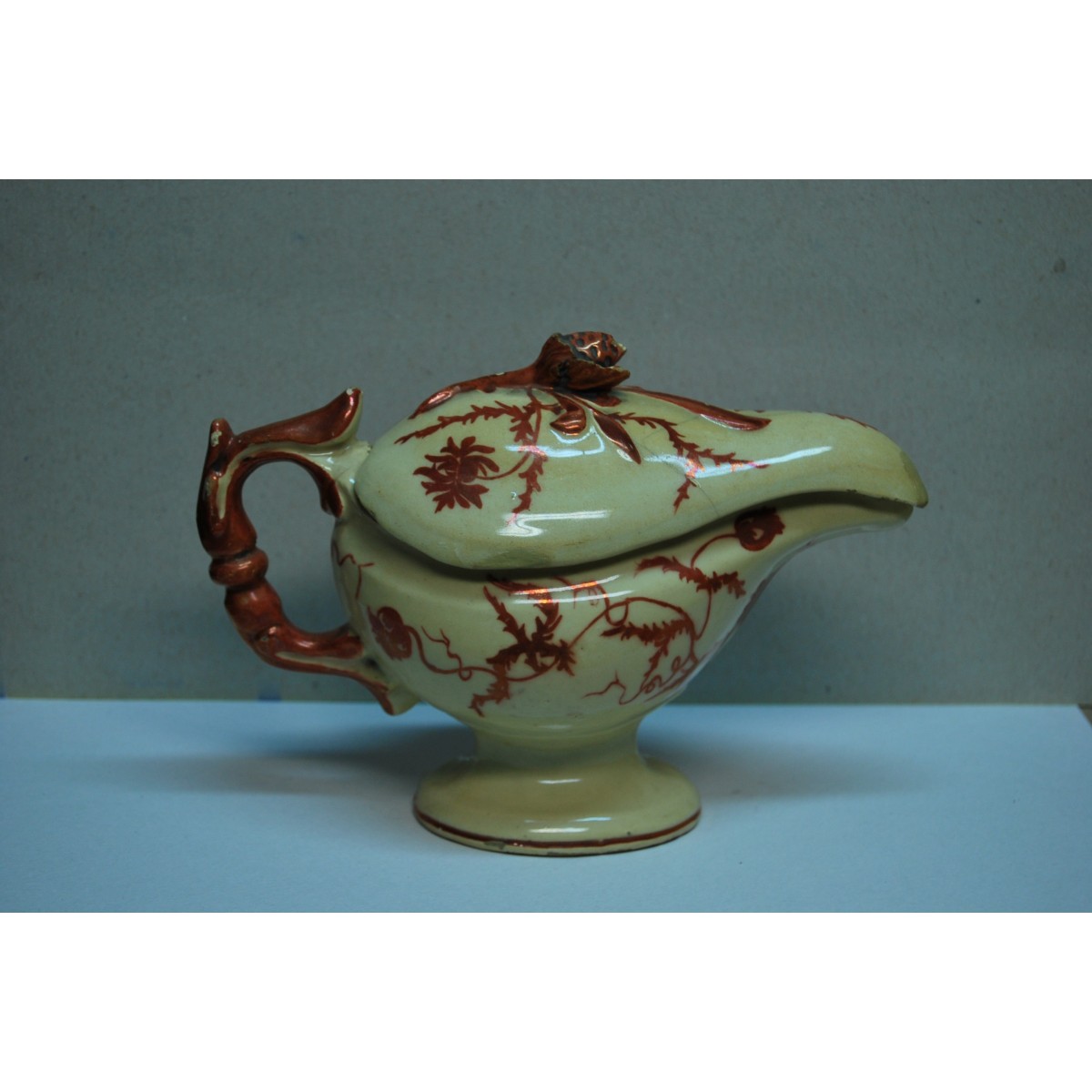 Salsera de reflejo metálico 