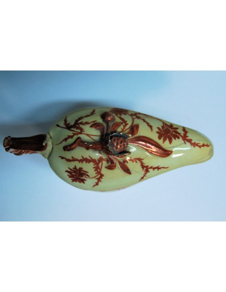 Salsera de reflejo metálico 