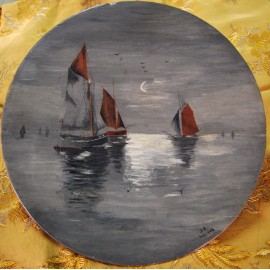 “Marina”, piatto dipinto ad olio, datato 1903.