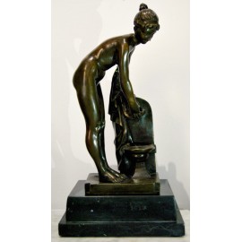 Bronze, period decó, naked woman
