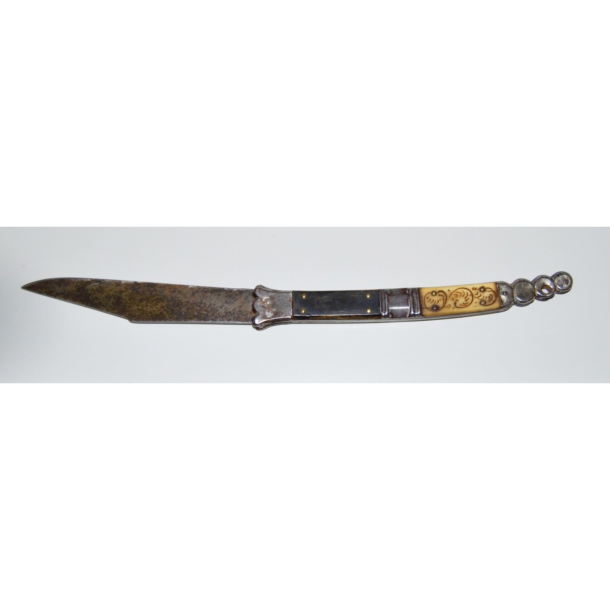 Coltello a serramanico dell'800