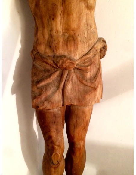 Cristo tallado del siglo XIX.