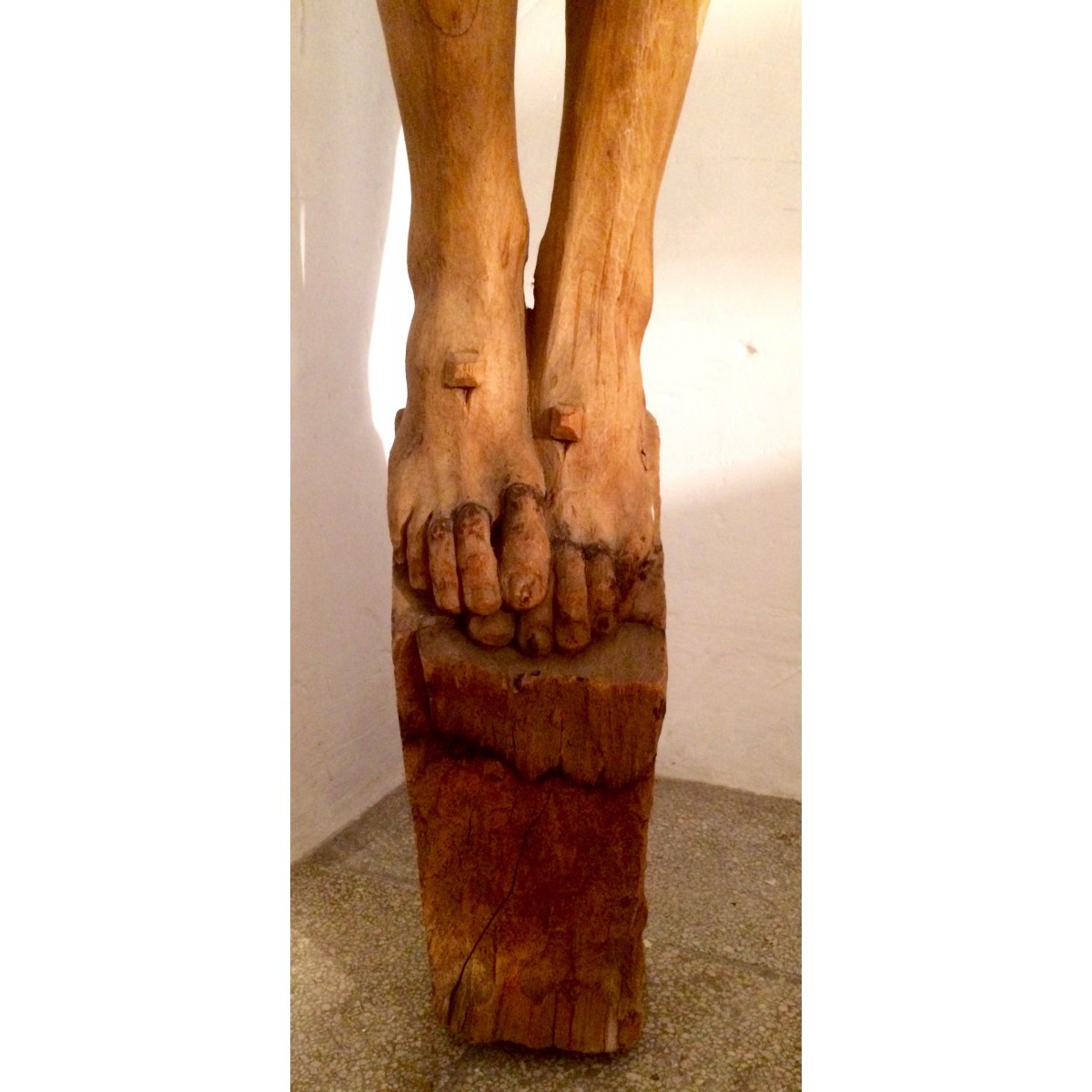 Cristo tallado del siglo XIX.