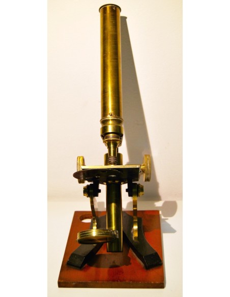 Microscopio inglés del siglo XIX 