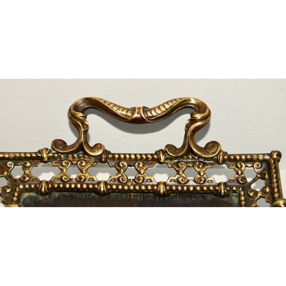 Escribanía de bronce del siglo XIX.