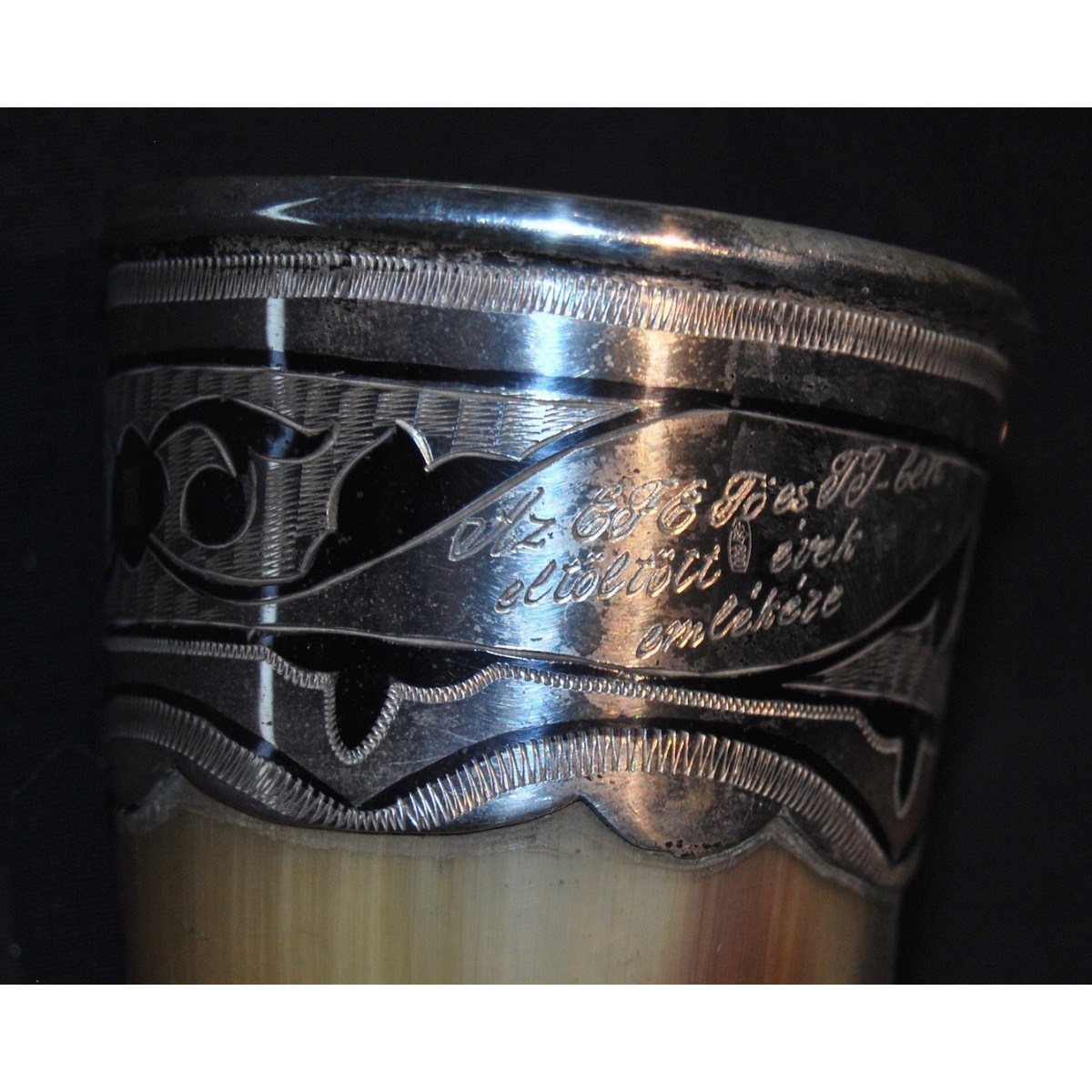 Pareja de polvoreras de asta y plata