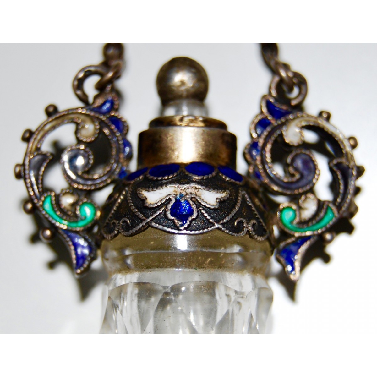 Colgante frasco de perfume finales del siglo XIX