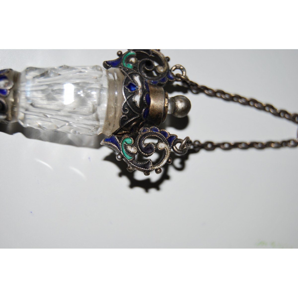 Colgante frasco de perfume finales del siglo XIX