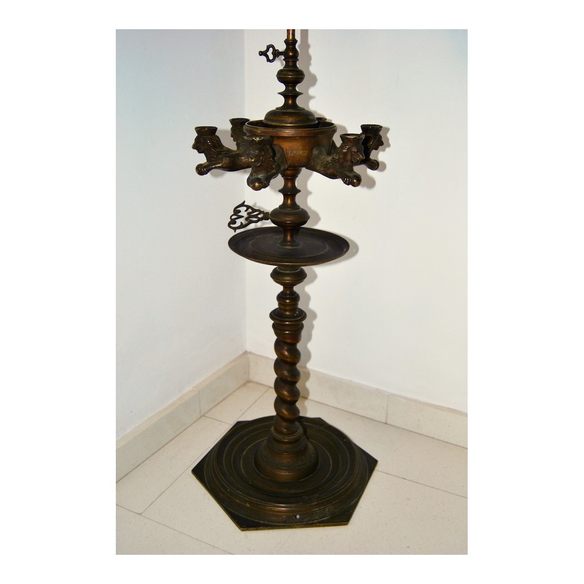 Grande lampara de aceite de bronce