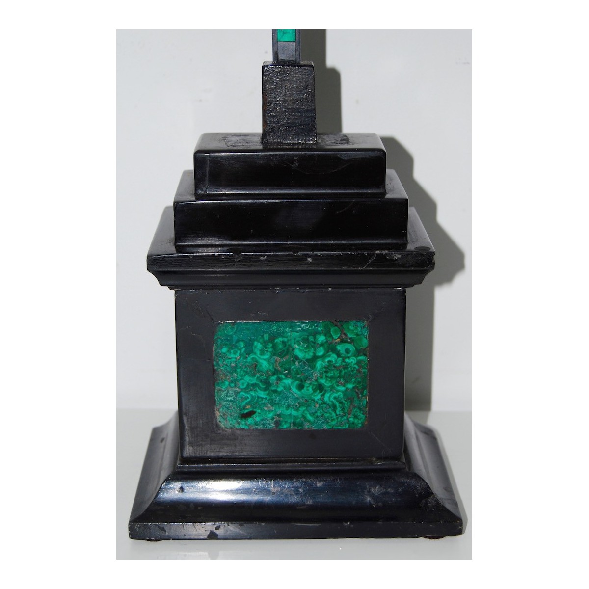 Crucifijo de plata ebano y malaquita, siglo XIX