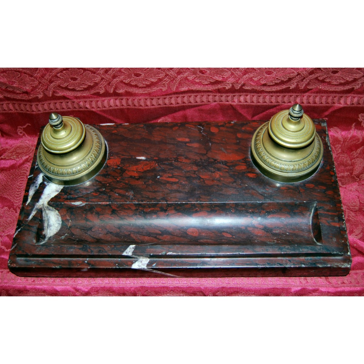 Escribanía de mármol.