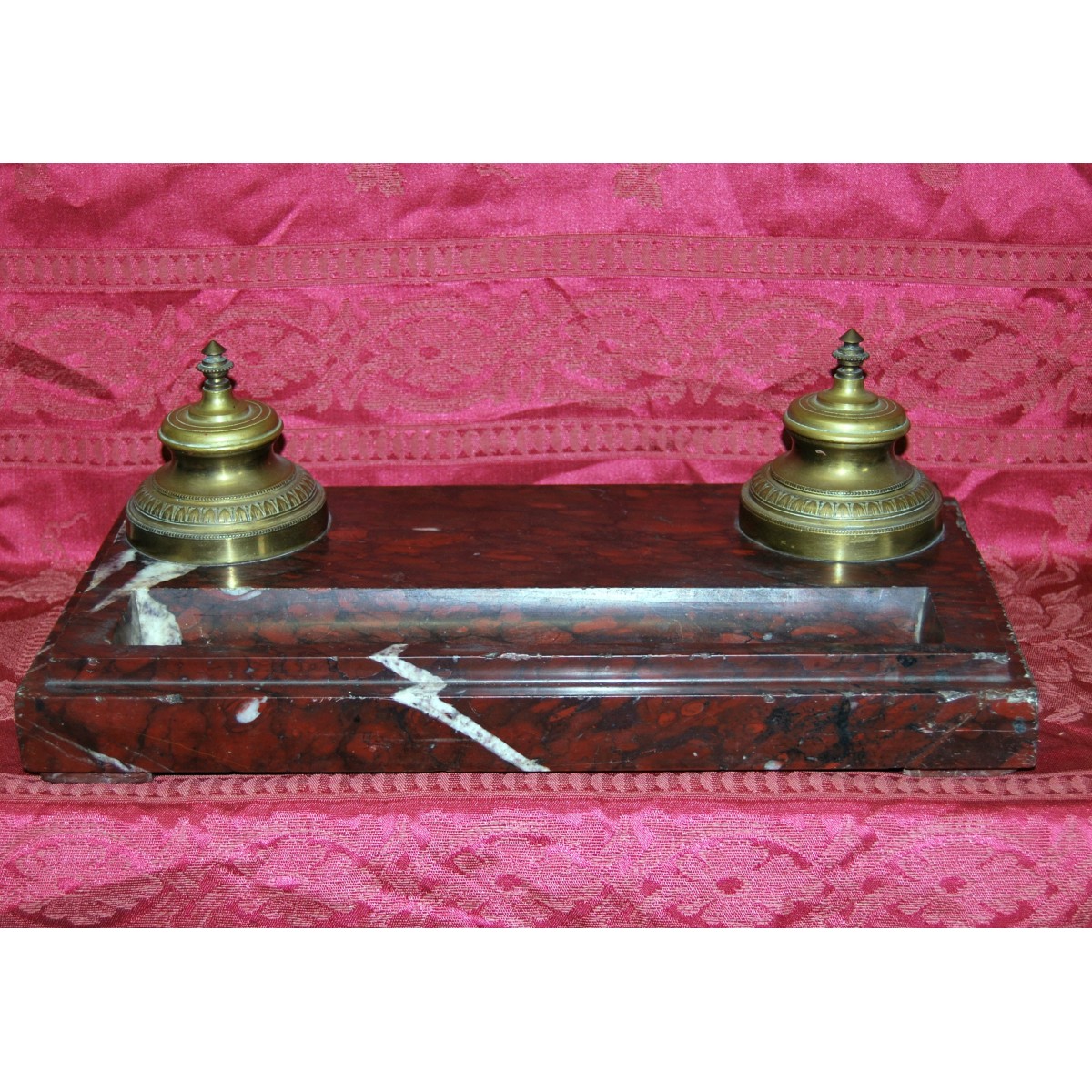 Escribanía de mármol.