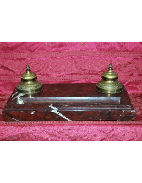 Escribanía de mármol.