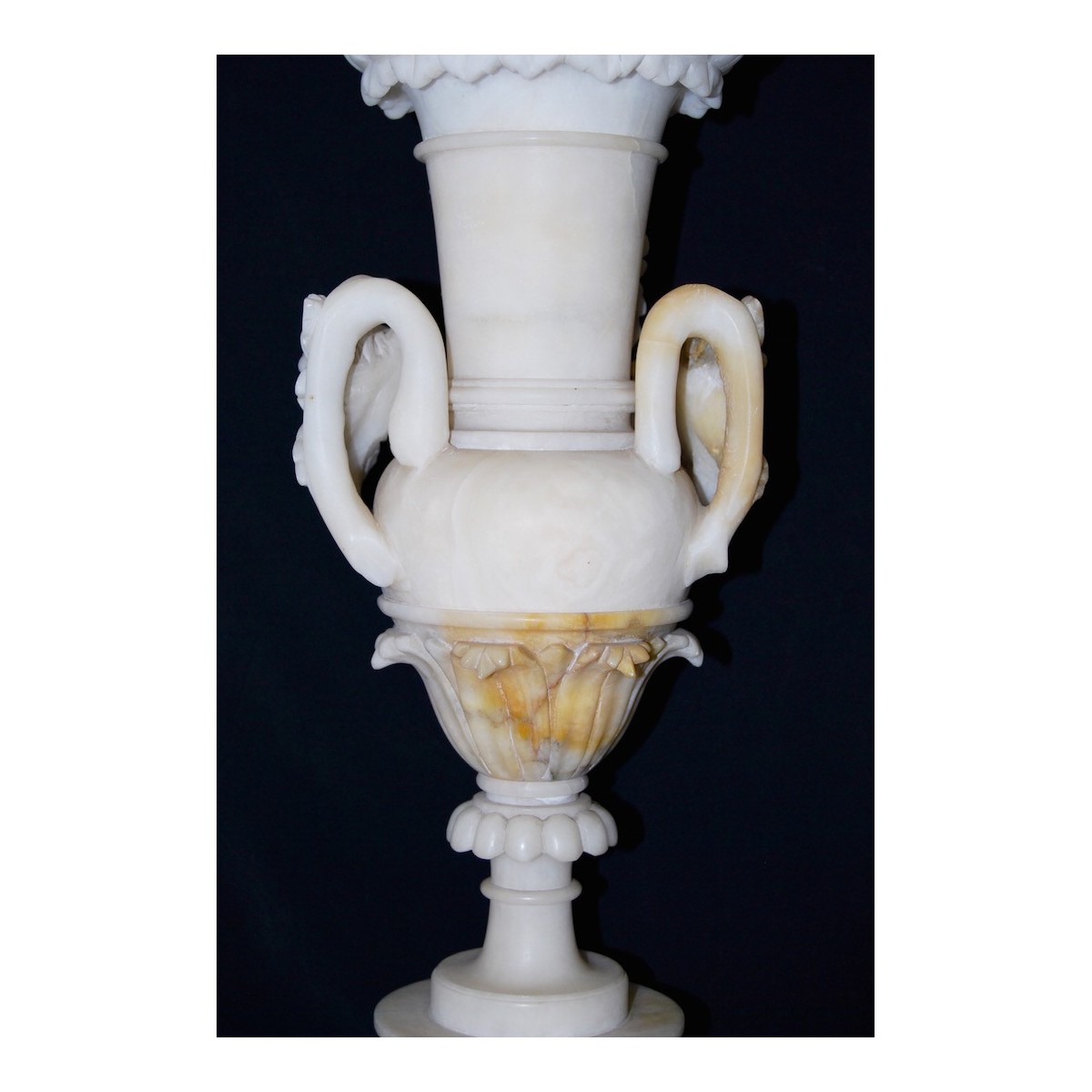 Jarrón de alabastro tallado 1900-1930