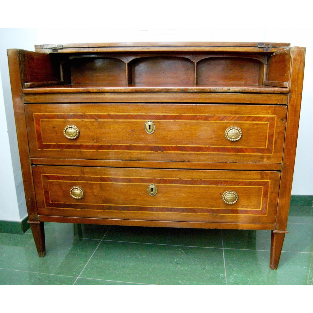 Cómoda escritorio italiana del siglo XVIII