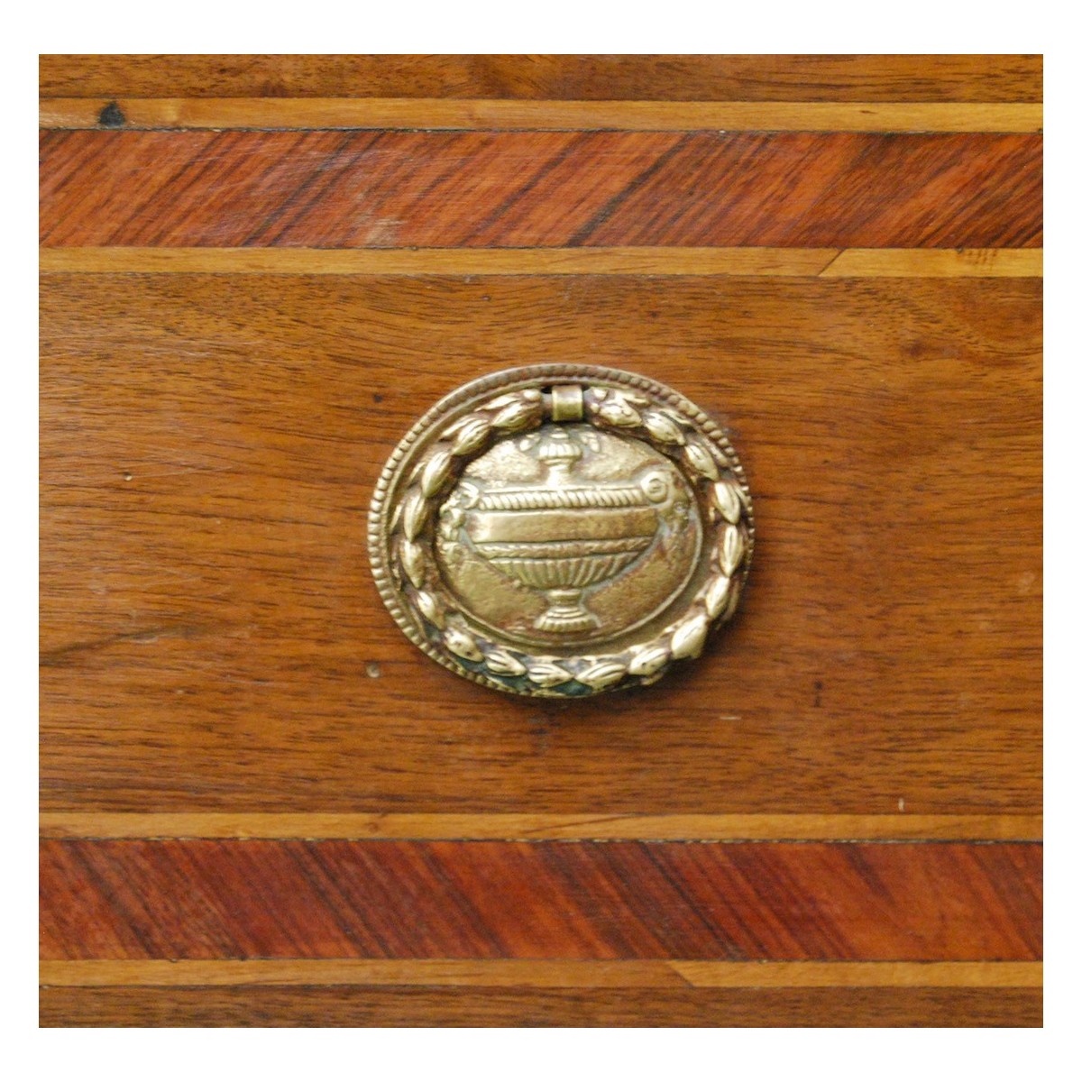 Cómoda escritorio italiana del siglo XVIII