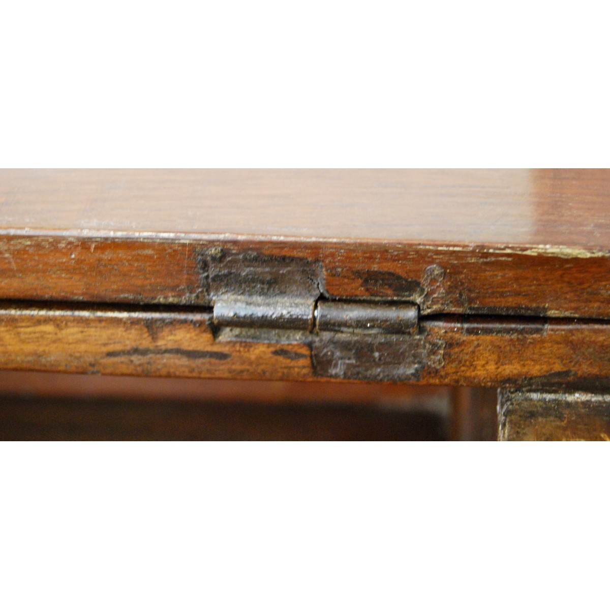 Cómoda escritorio italiana del siglo XVIII