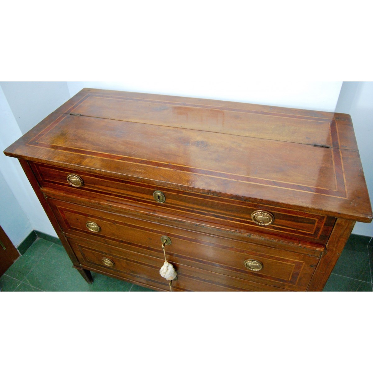 Cómoda escritorio italiana del siglo XVIII