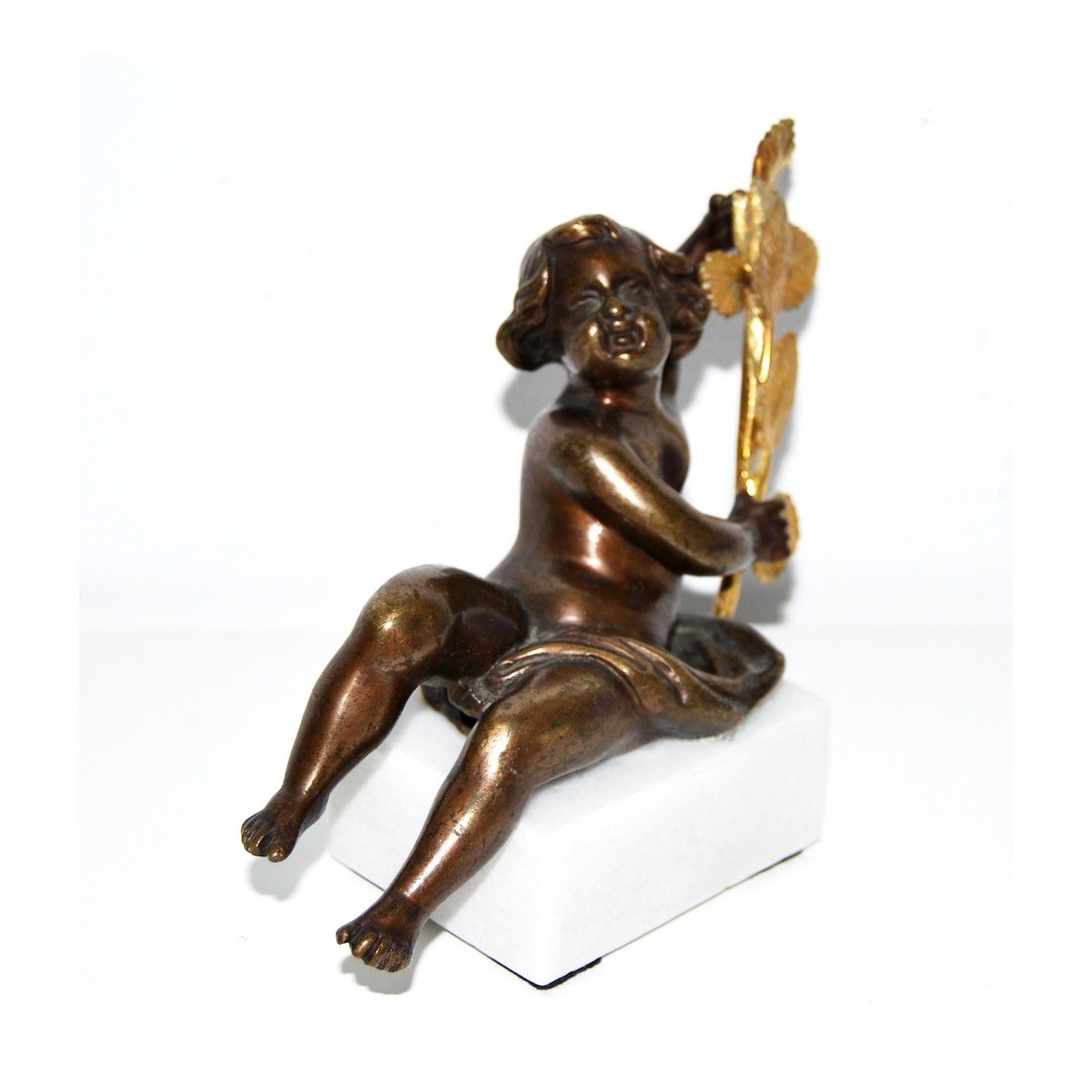 Putto de bronce del siglo XIX
