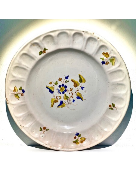 Plato de cerámica de Alcora del siglo XIX