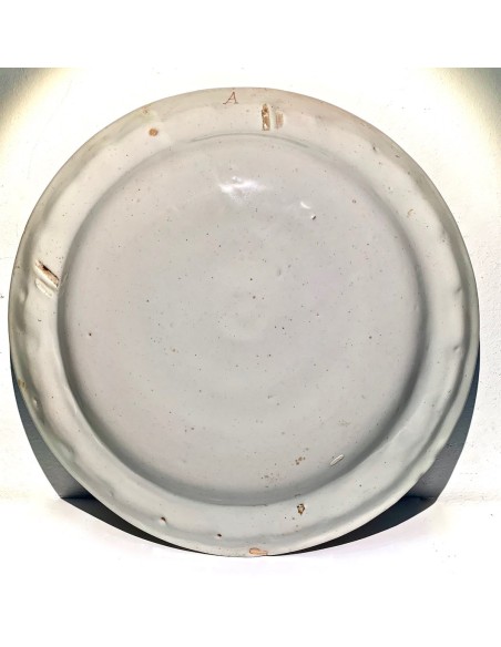 Plato de cerámica de Alcora del siglo XIX