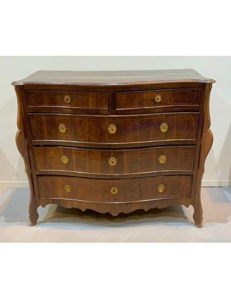 Cómoda mallorquina del siglo XVIII
