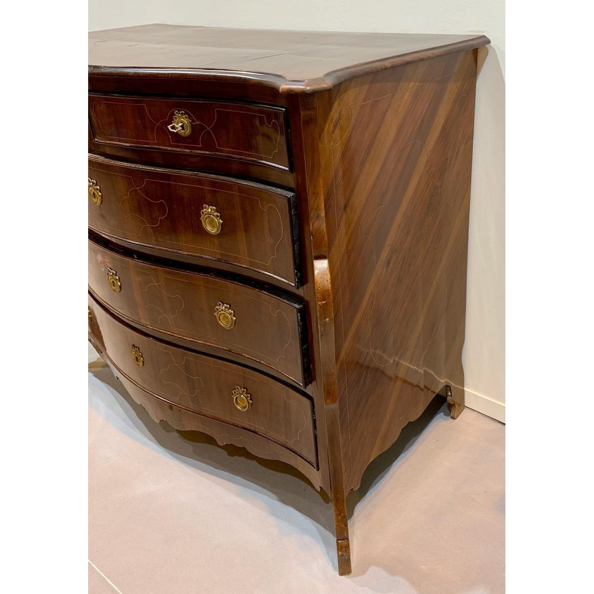 Cómoda mallorquina del siglo XVIII