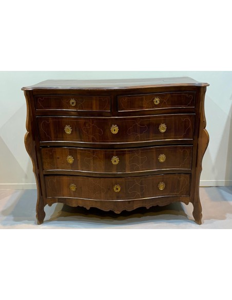 Cómoda mallorquina del siglo XVIII