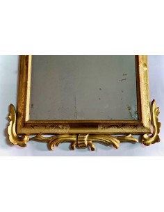 Espejo con marco tallado dorado del siglo XVIII 2