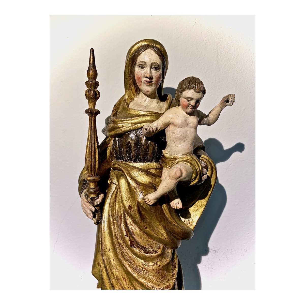 Inmaculada con el Niño del siglo XVIII