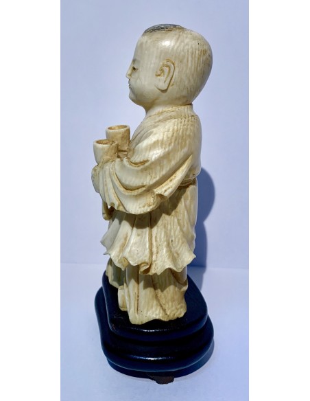 Escultura de marfil Niño con copas