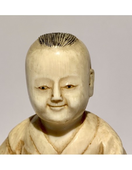 Escultura de marfil Niño con copas