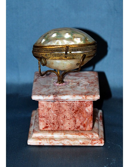 Pequeño joyero, siglo XIX.