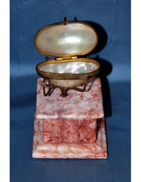 Pequeño joyero, siglo XIX.