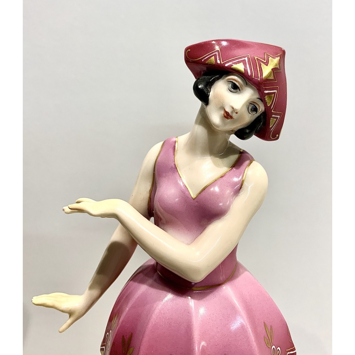 Bailarina de cerámica decó.