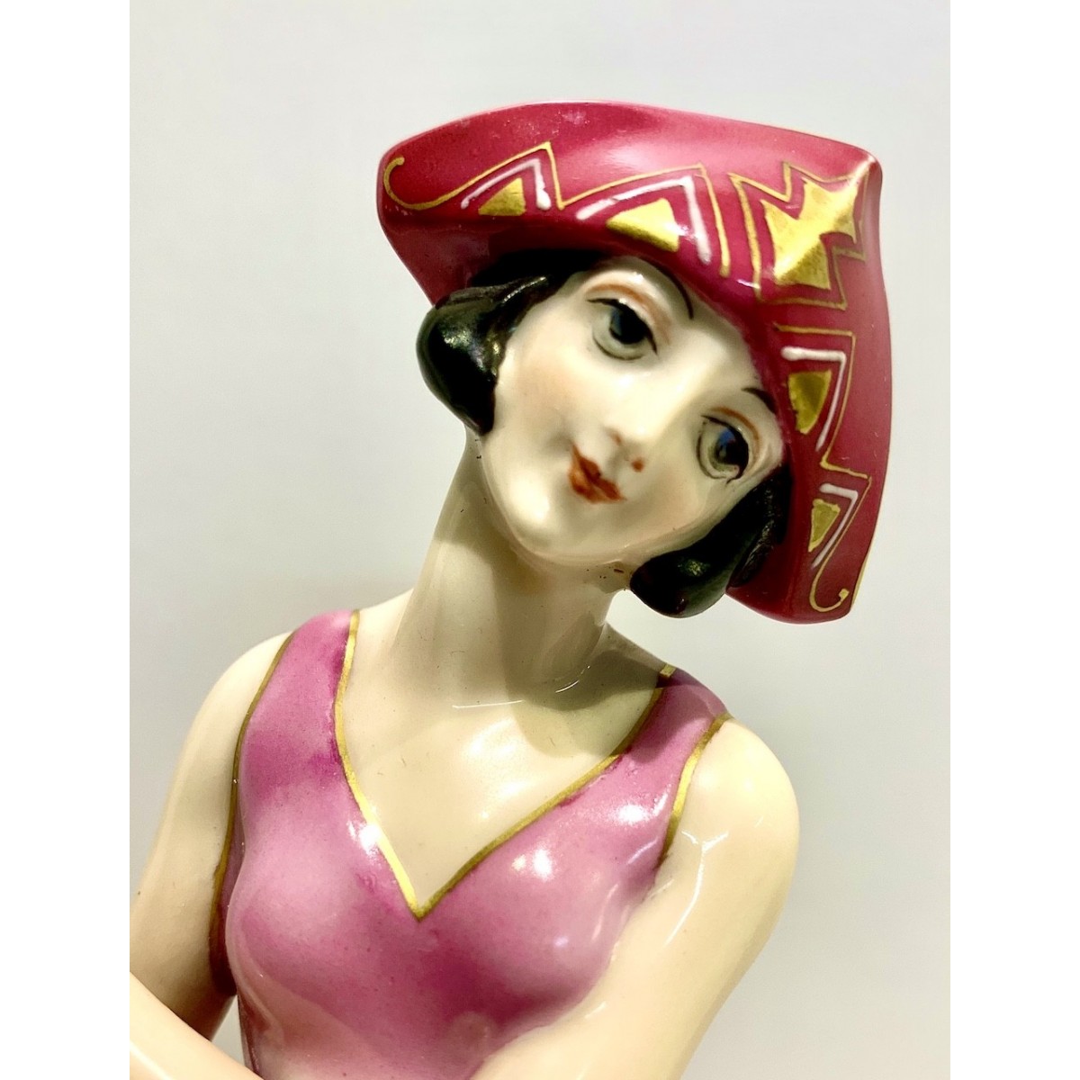 Bailarina de cerámica decó.